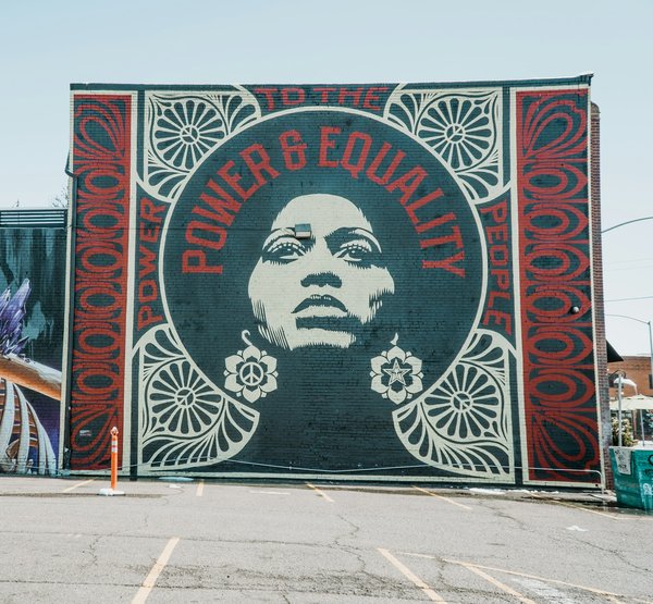 Comment les illustrations médiévales nous renseignent-elles sur les pratiques médicales de l'époque ?